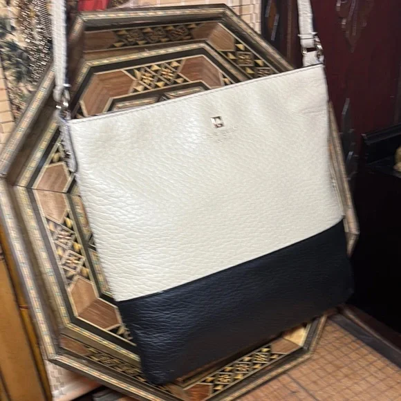 kate spade Leather Shoulder Crossbody Bag Two Tone Cream Black 10”Lx9.5”Hx2”W - Picture 5 of 17